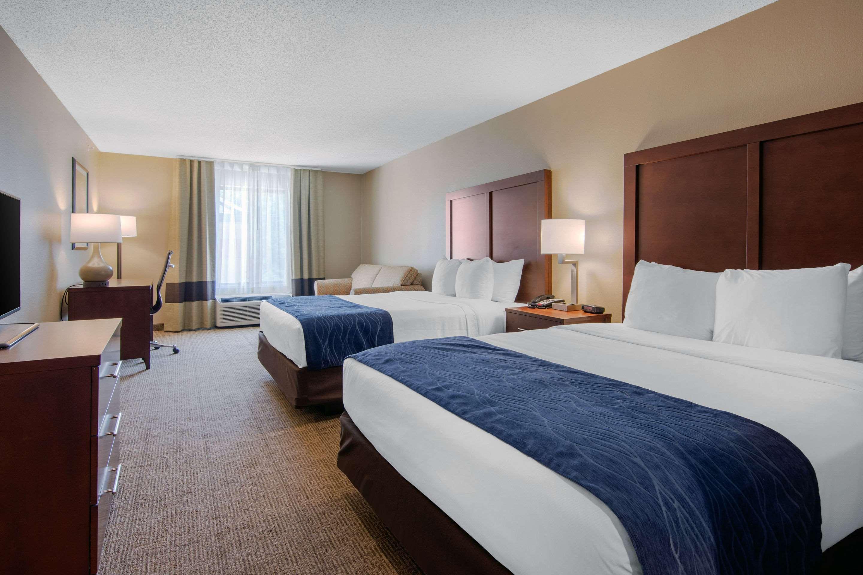 Comfort Inn & Suites Cooperstown - Milford Екстер'єр фото