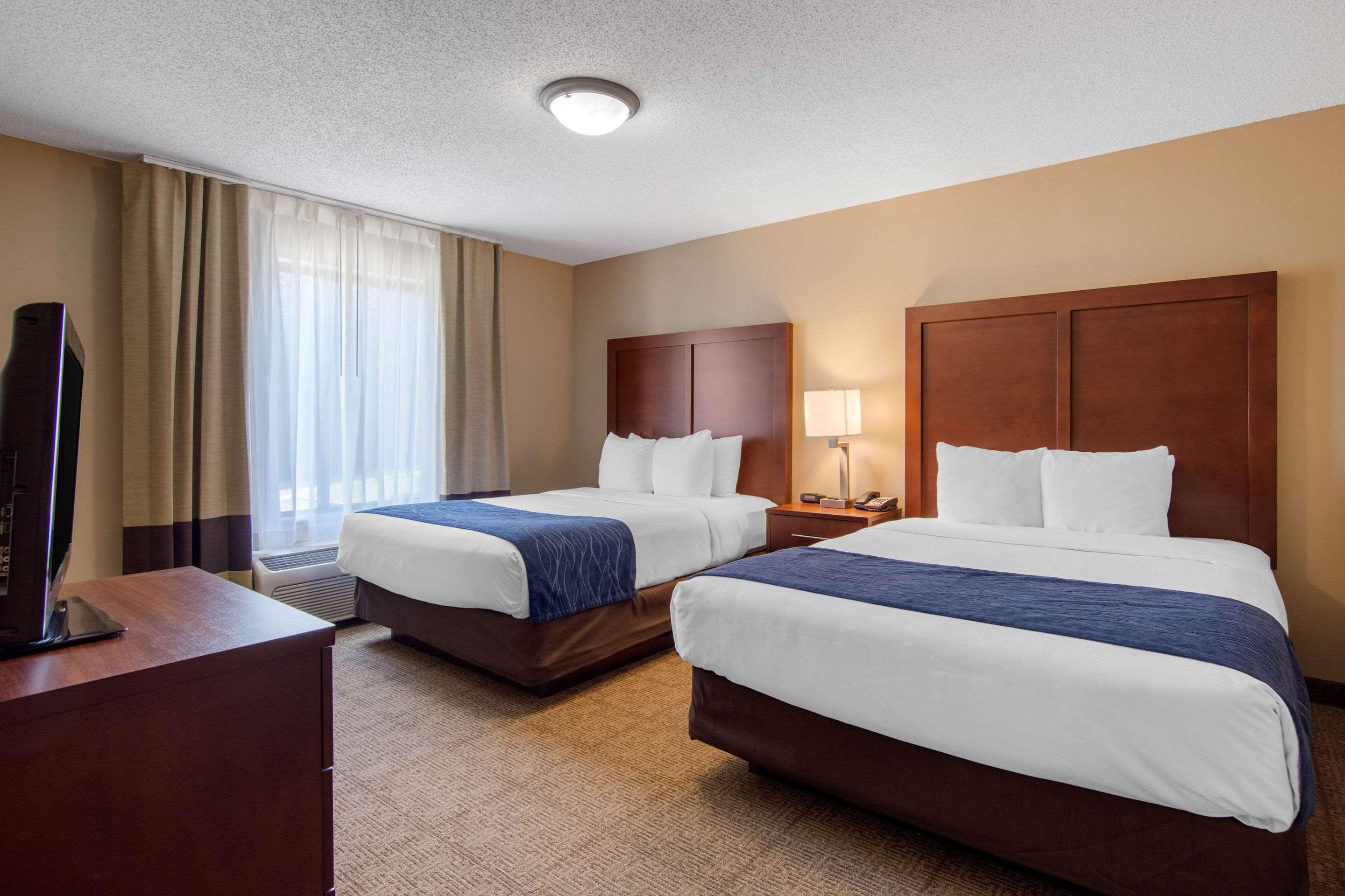 Comfort Inn & Suites Cooperstown - Milford Екстер'єр фото