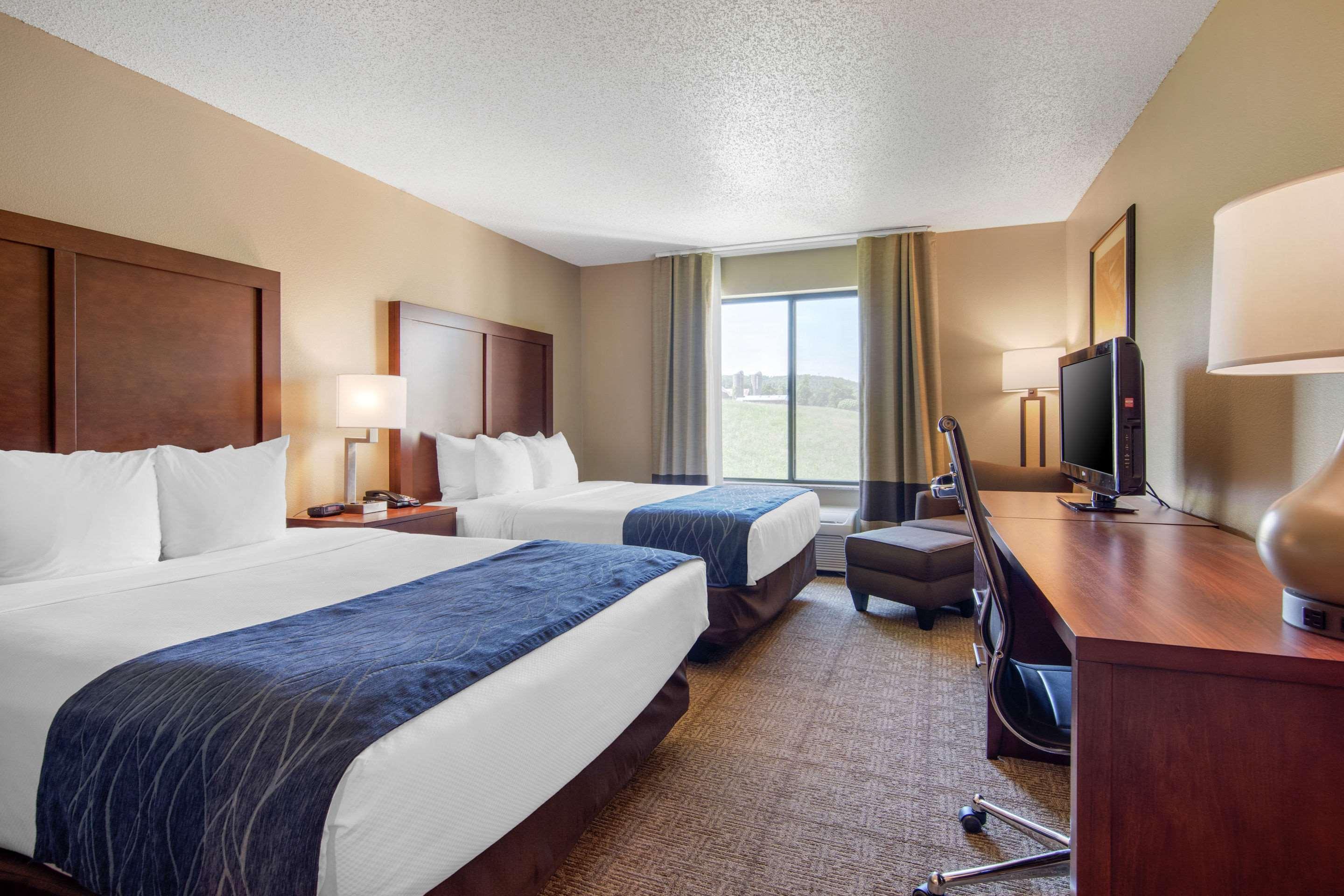 Comfort Inn & Suites Cooperstown - Milford Екстер'єр фото