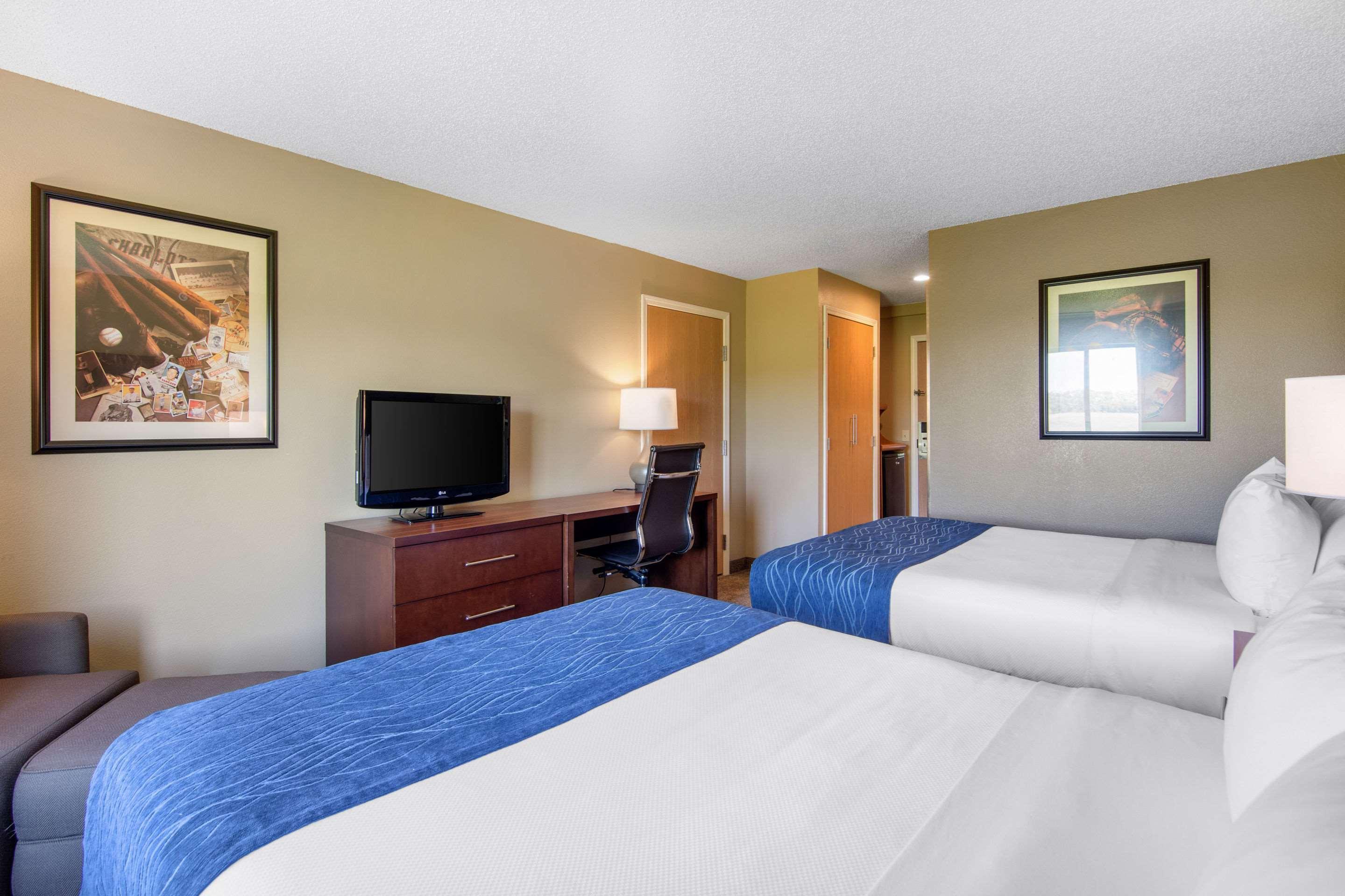 Comfort Inn & Suites Cooperstown - Milford Екстер'єр фото