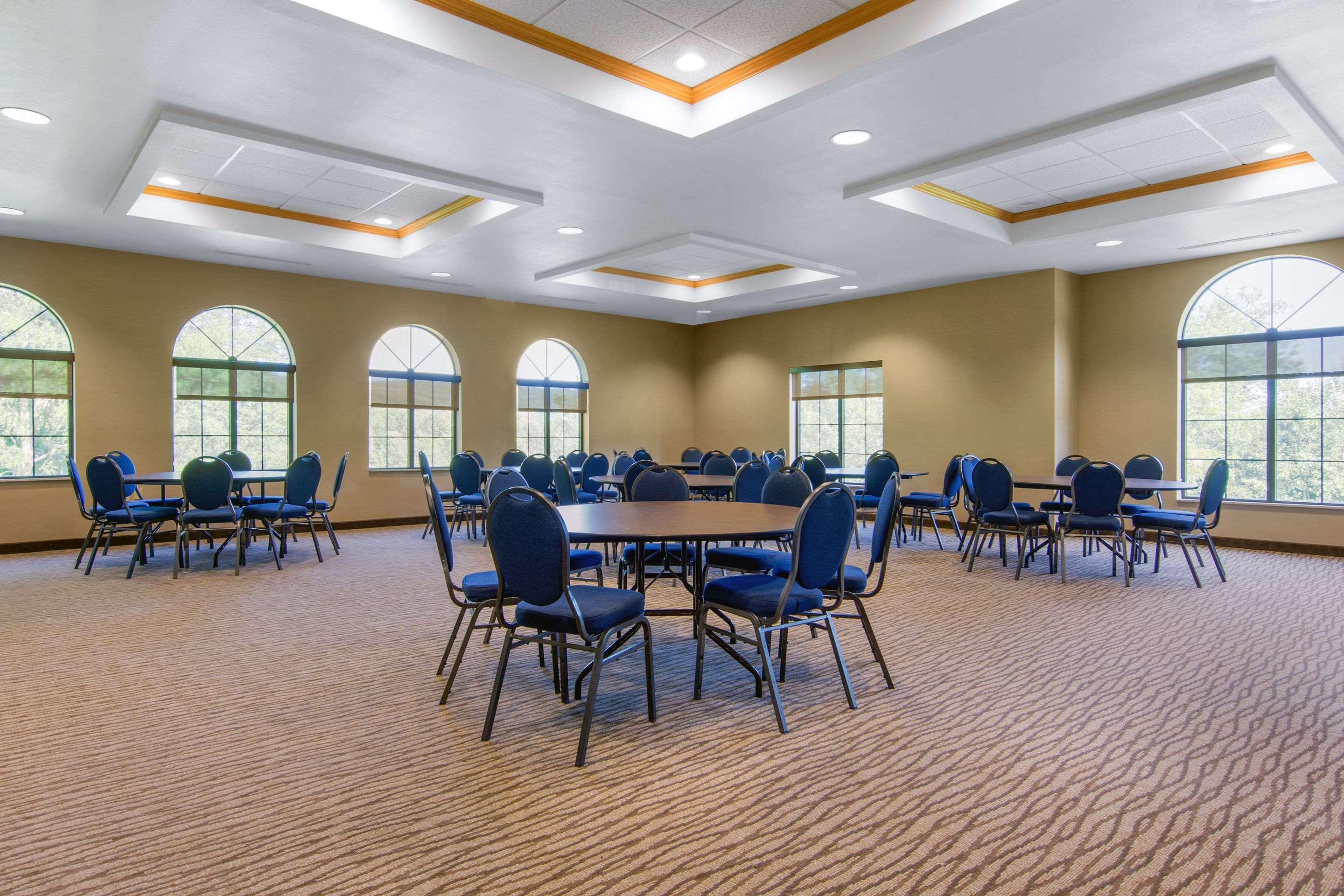 Comfort Inn & Suites Cooperstown - Milford Екстер'єр фото