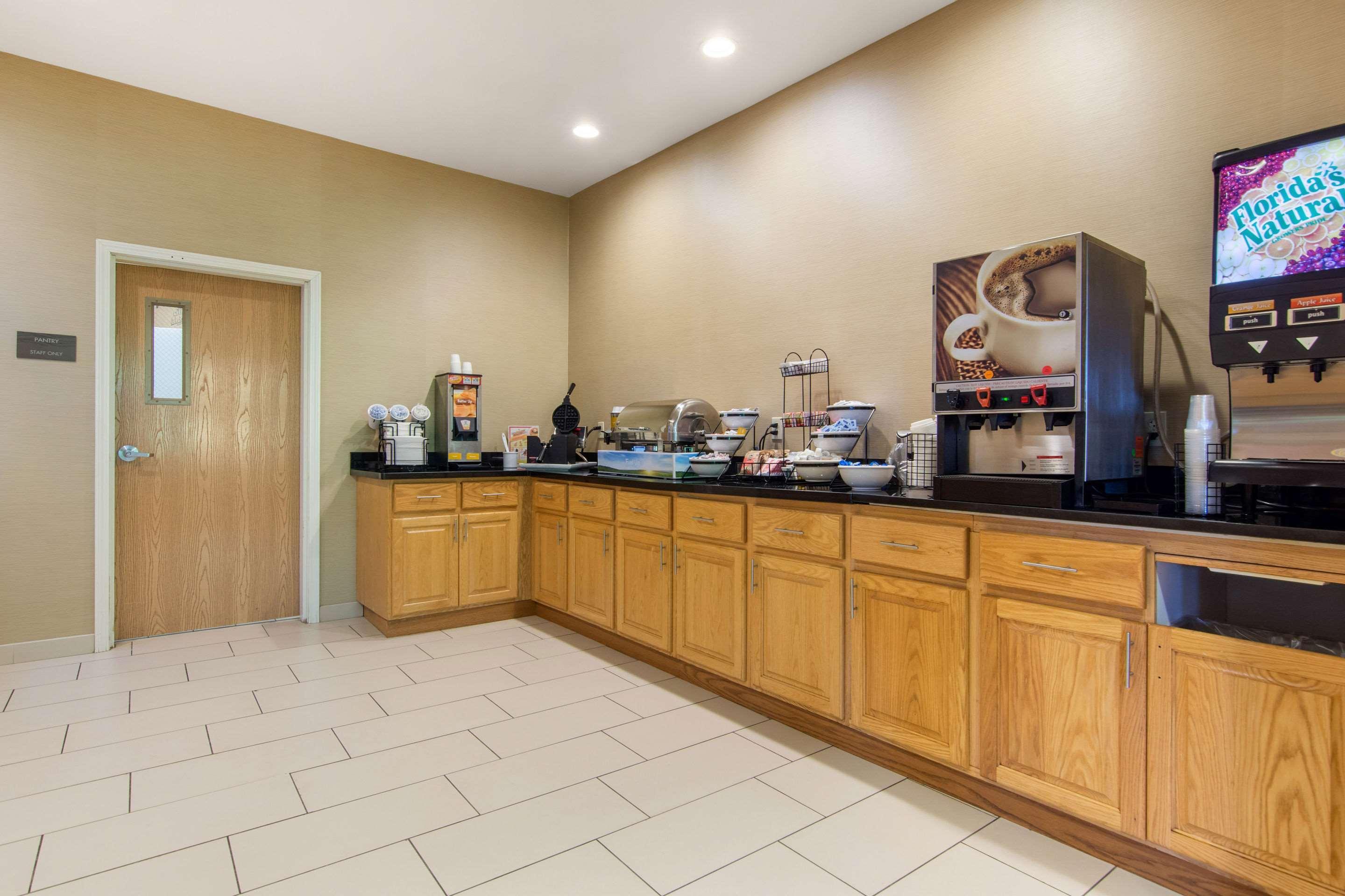 Comfort Inn & Suites Cooperstown - Milford Екстер'єр фото