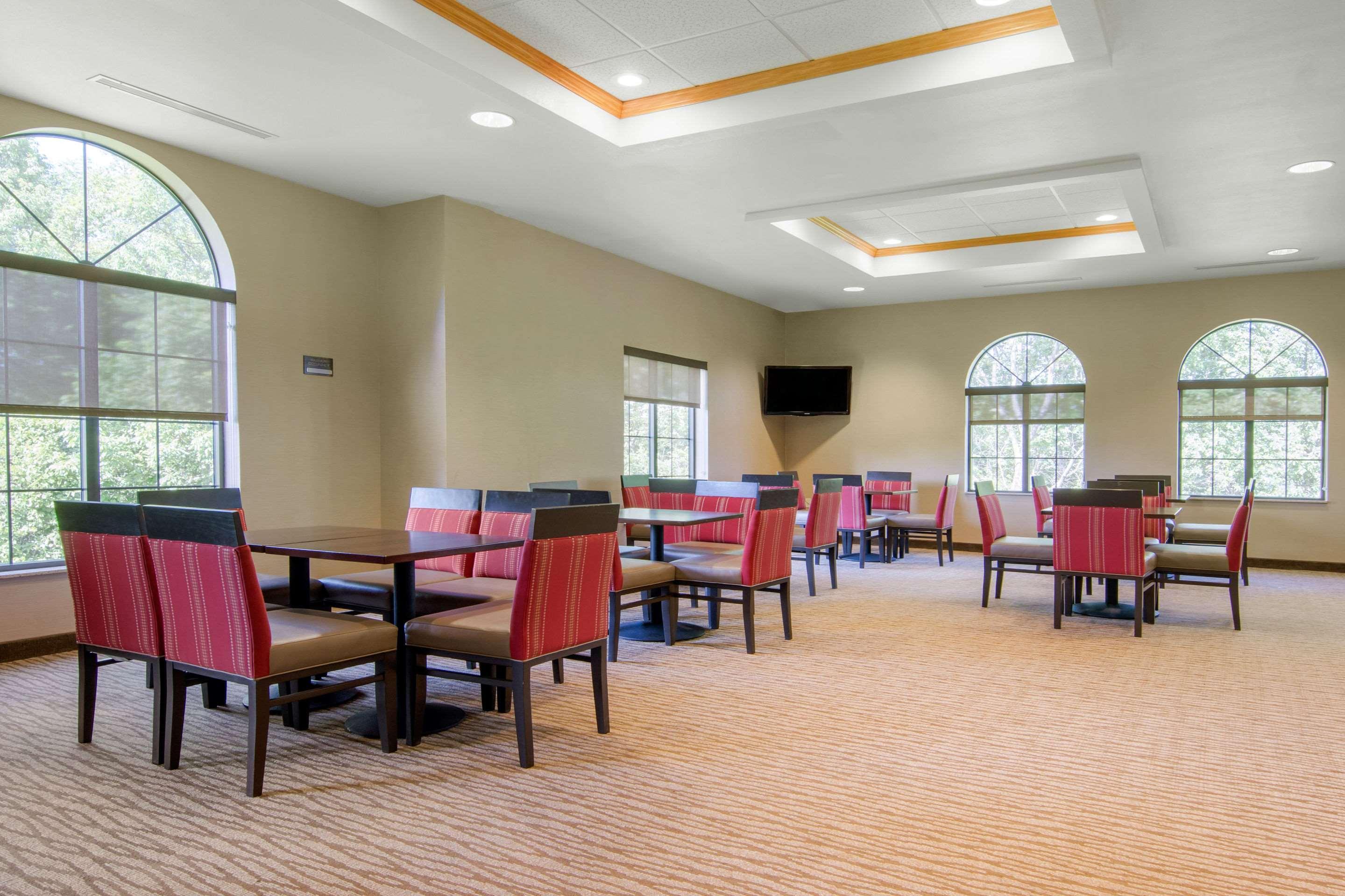 Comfort Inn & Suites Cooperstown - Milford Екстер'єр фото
