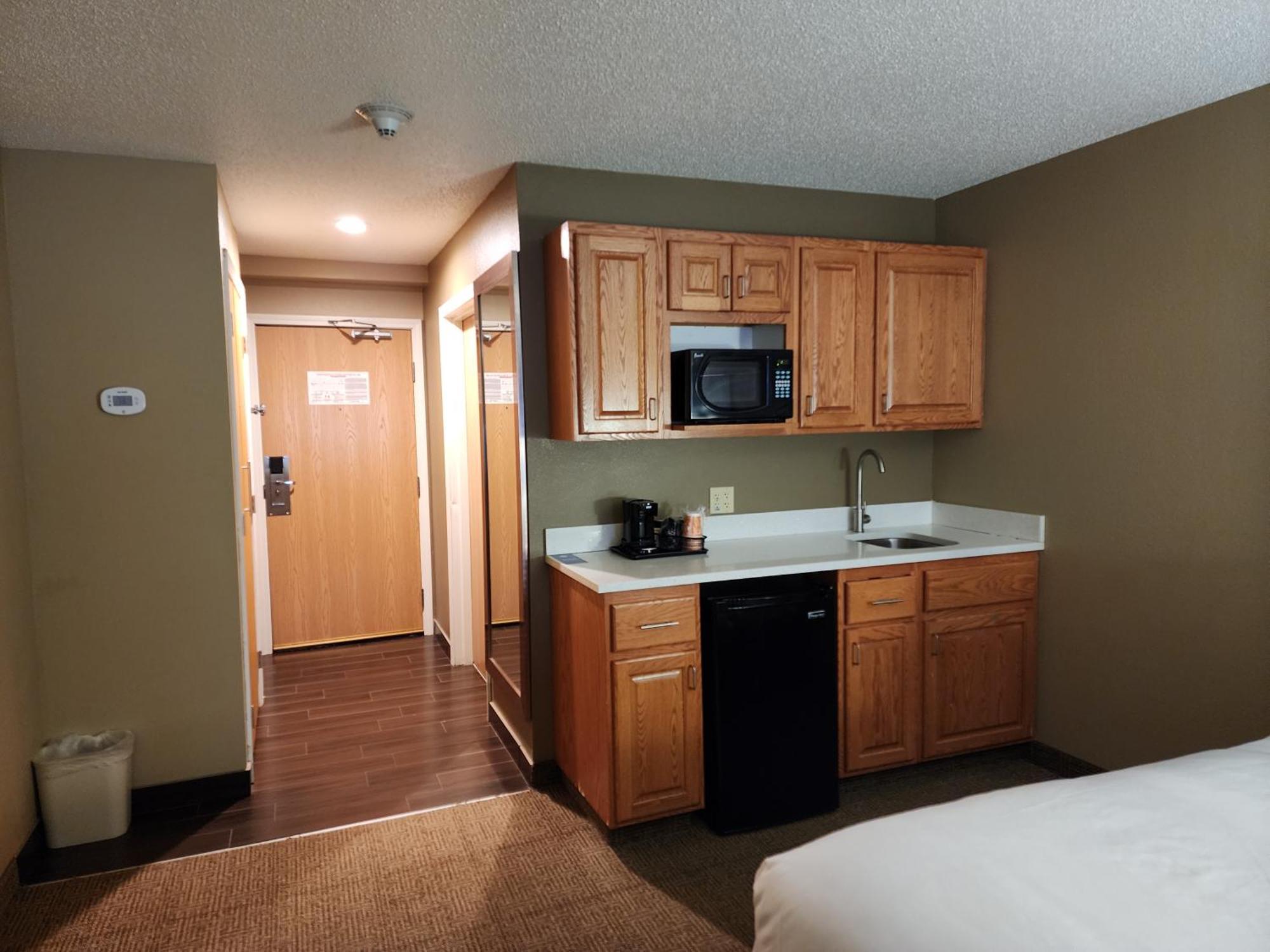 Comfort Inn & Suites Cooperstown - Milford Екстер'єр фото