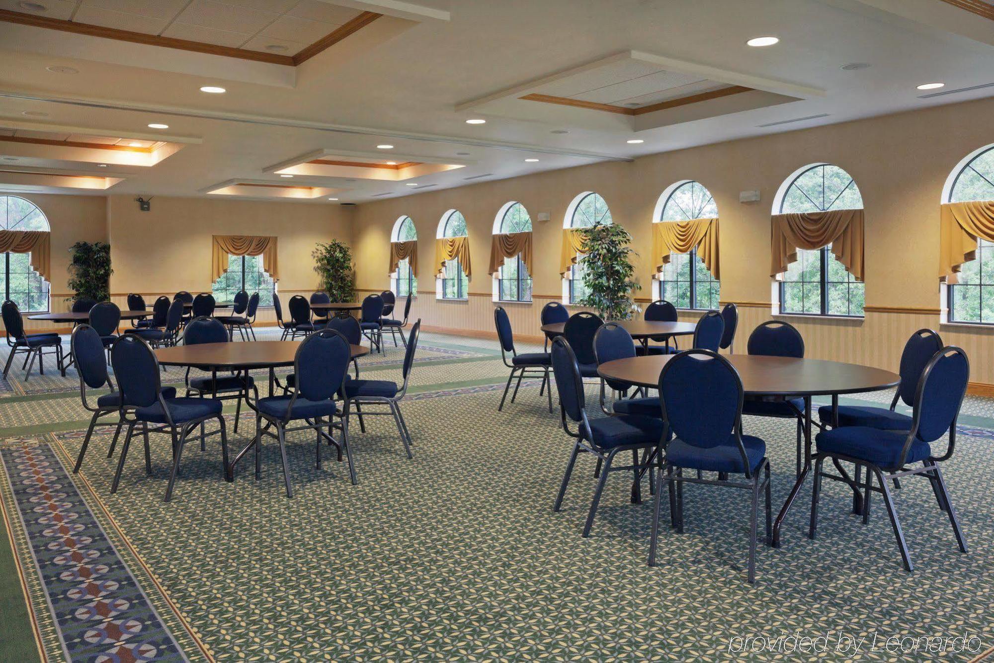 Comfort Inn & Suites Cooperstown - Milford Екстер'єр фото
